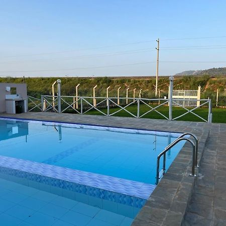 1 Bedroom Fully Furnished Luxurious Apartment Voi Town Esterno foto