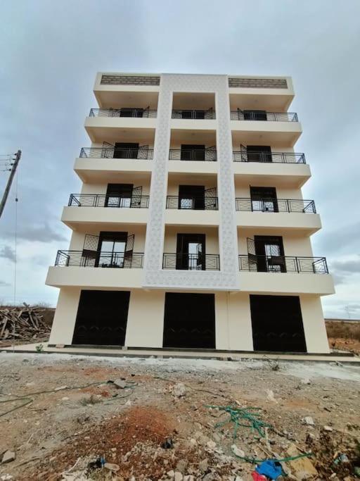 1 Bedroom Fully Furnished Luxurious Apartment Voi Town Esterno foto