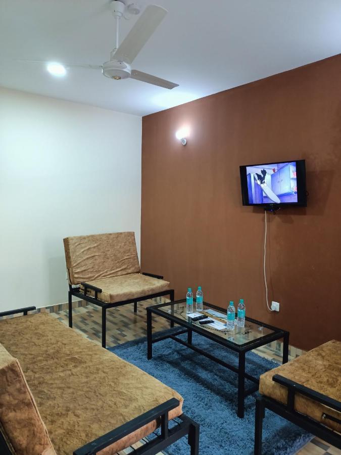 1 Bedroom Fully Furnished Luxurious Apartment Voi Town Esterno foto